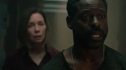 Paradise S02E08 – Exodus Download Episode Poster